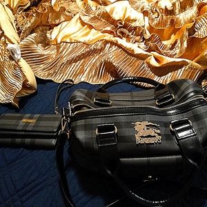 Burberry purse set